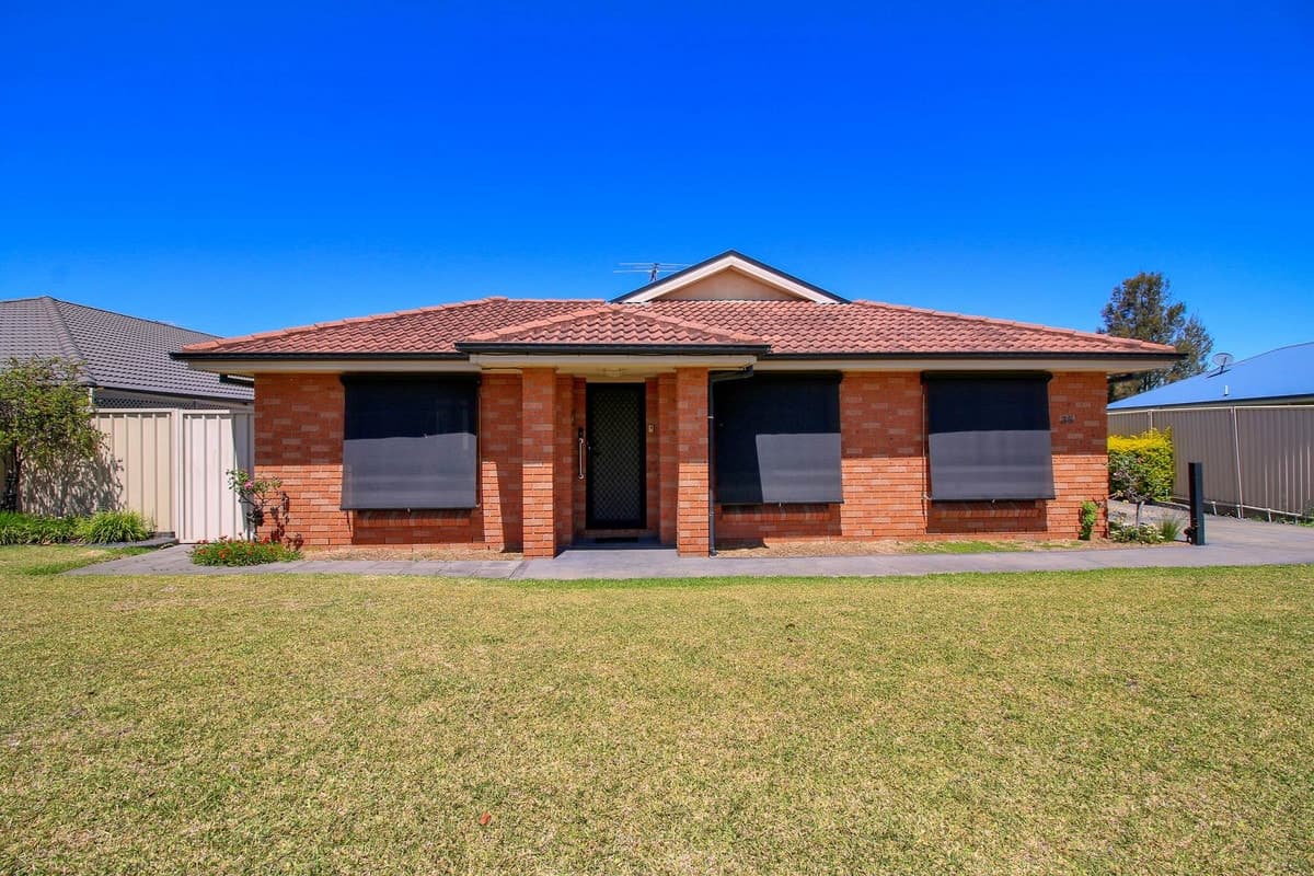 1 / 35 Sinclair Avenue, Singleton NSW 2330, Singleton - Thumbnail 2