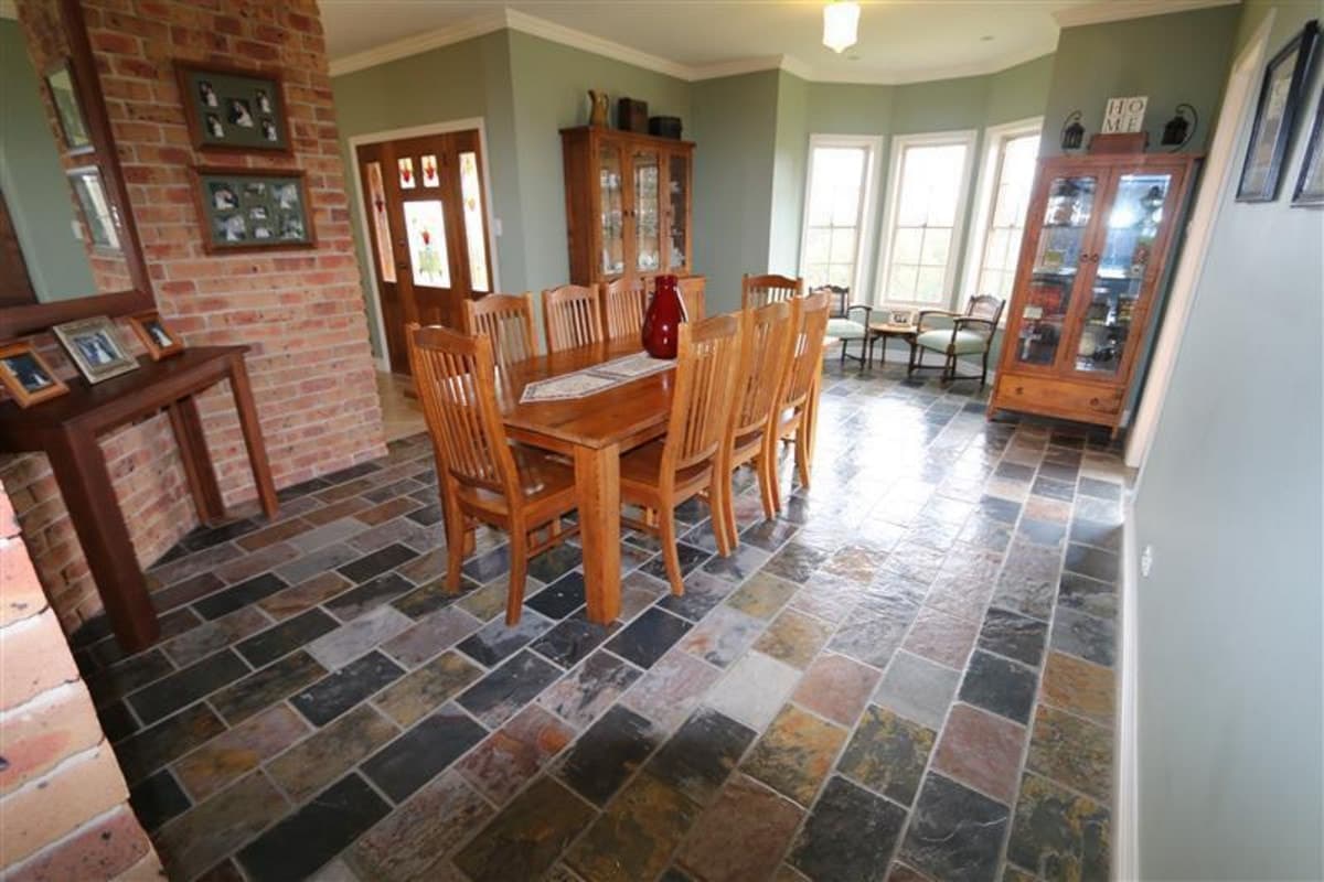 6 McDougall Close, SINGLETON NSW 2330, Singleton - Thumbnail 4