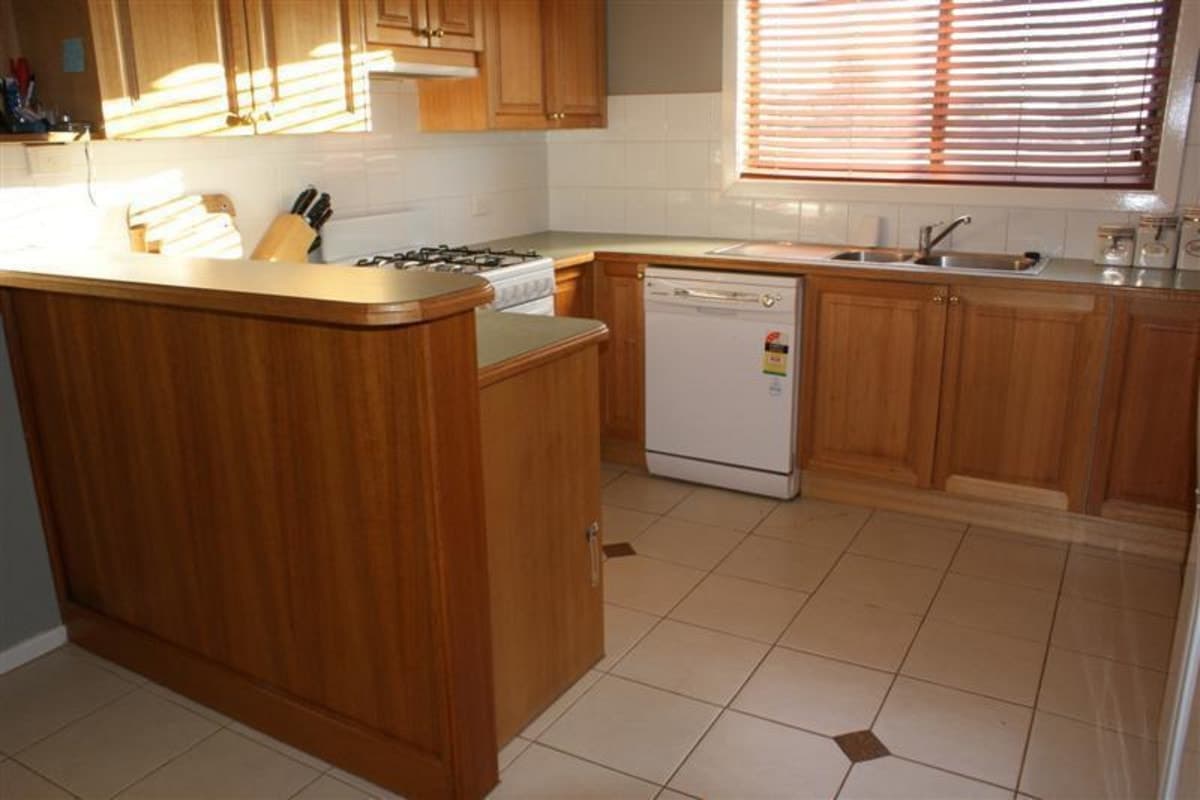 848 Sq M Block...3 Car Garaging...pool, Contact Us, Singleton - Thumbnail 3