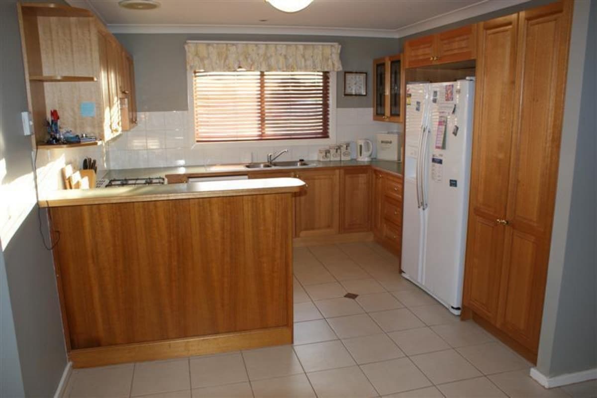 848 Sq M Block...3 Car Garaging...pool, Contact Us, Singleton - Thumbnail 7