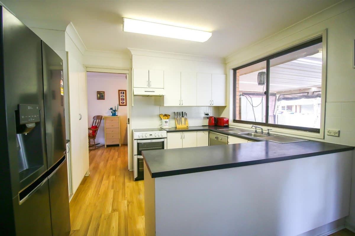 13 Lachlan Avenue, Singleton NSW 2330, Singleton - Thumbnail 3