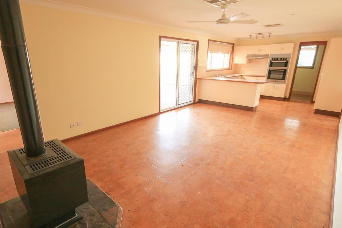10 Lisbon Close, SINGLETON NSW 2330, Singleton - Thumbnail 5