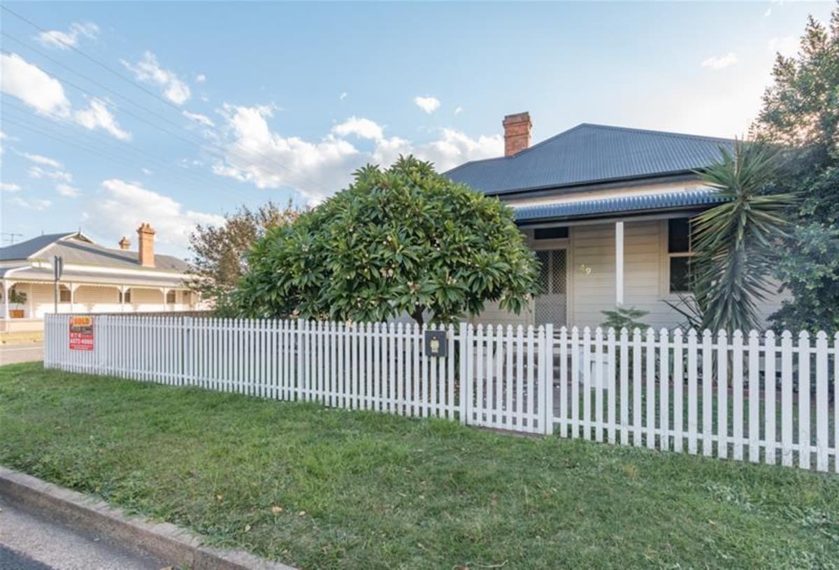 49 Bathurst Street, SINGLETON NSW 2330, Singleton - Image 1