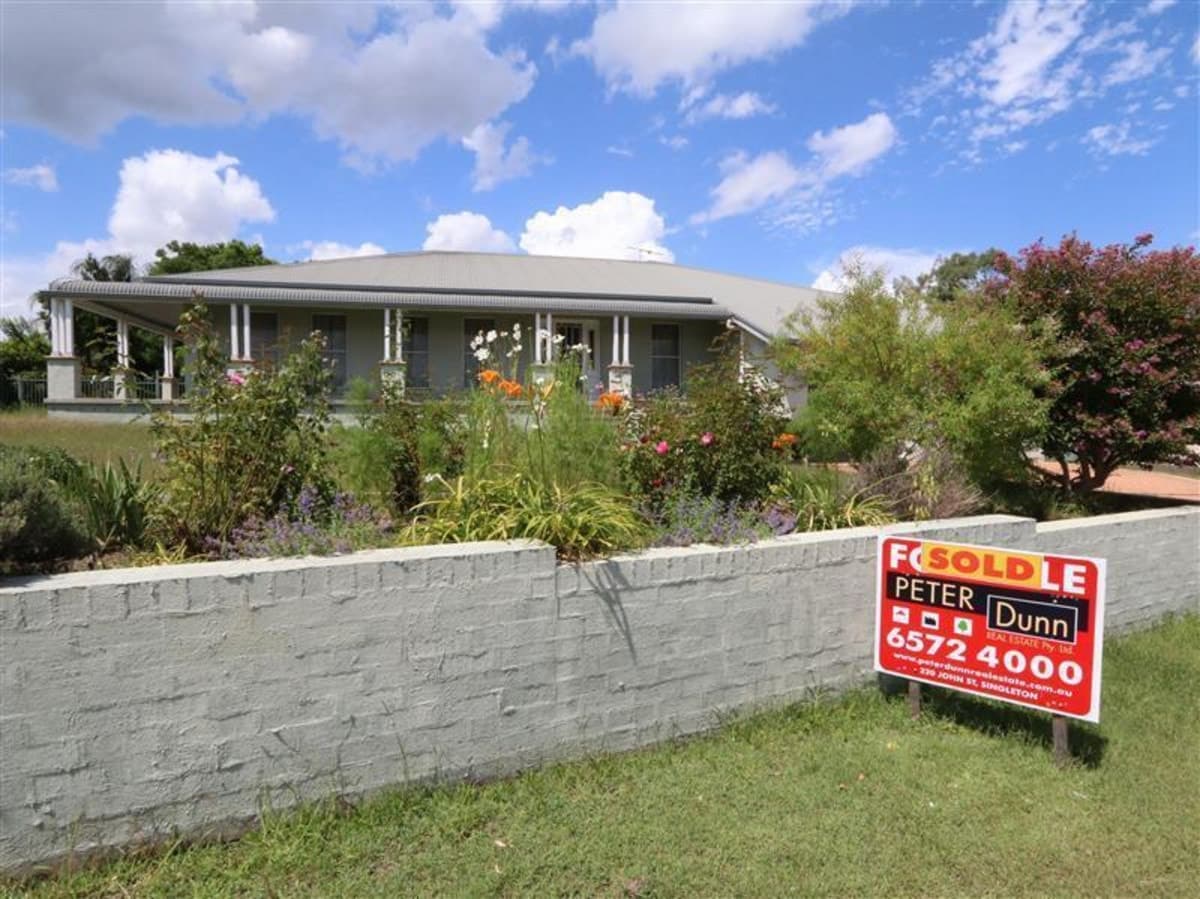 2 Gentle Close, SINGLETON NSW 2330, Singleton - Image 1