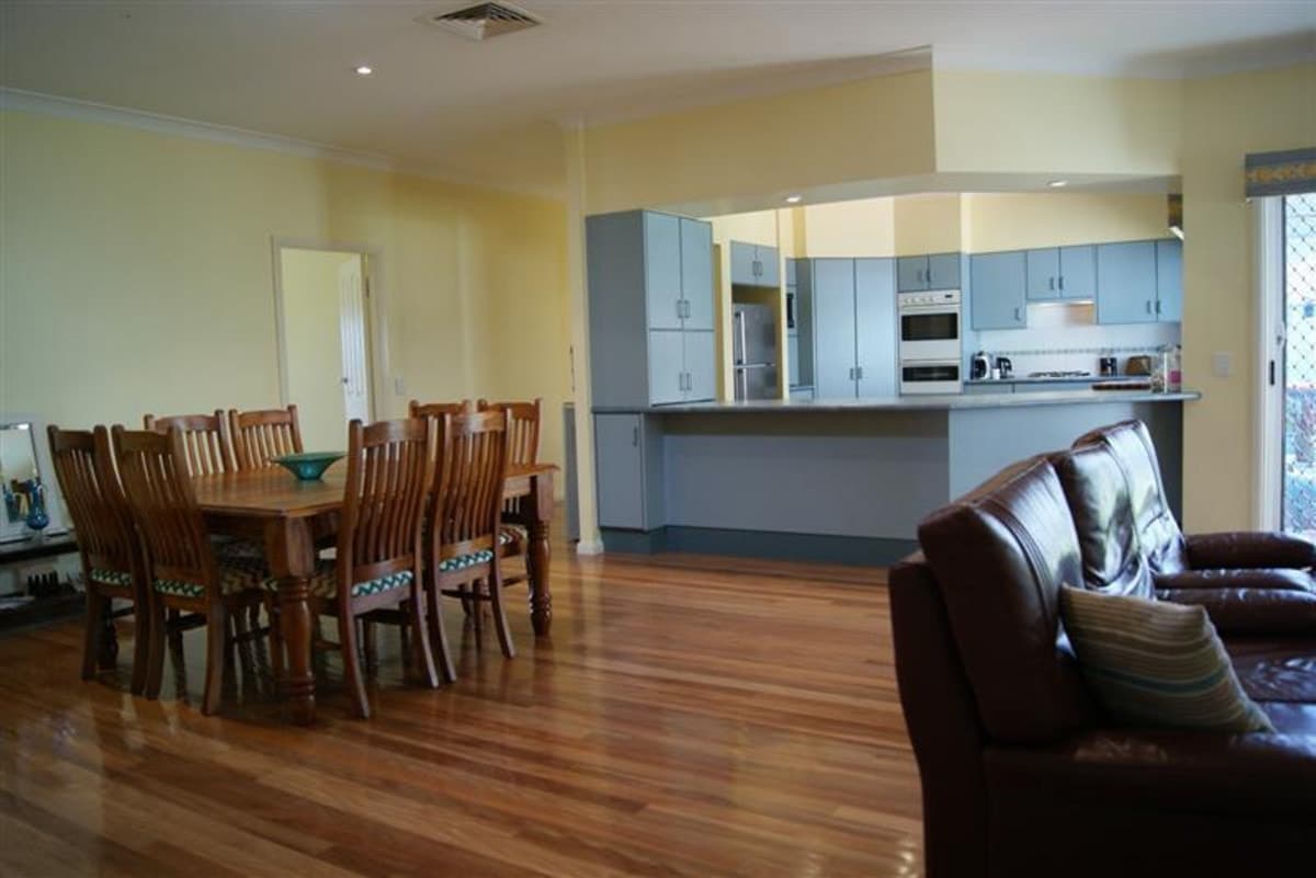 2 Gentle Close, SINGLETON NSW 2330, Singleton - Thumbnail 2