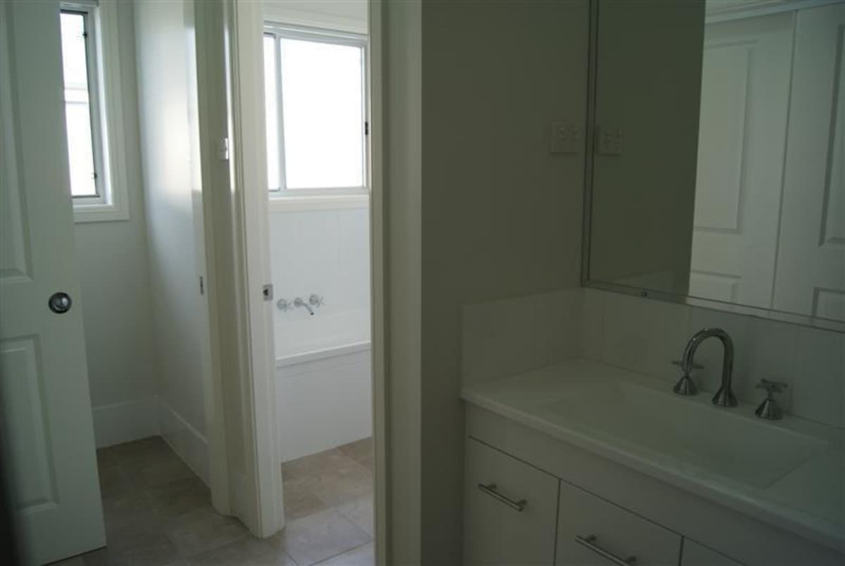 2012 Completion...high Ceilings...3rd Wc, $371,000, Singleton - Thumbnail 5
