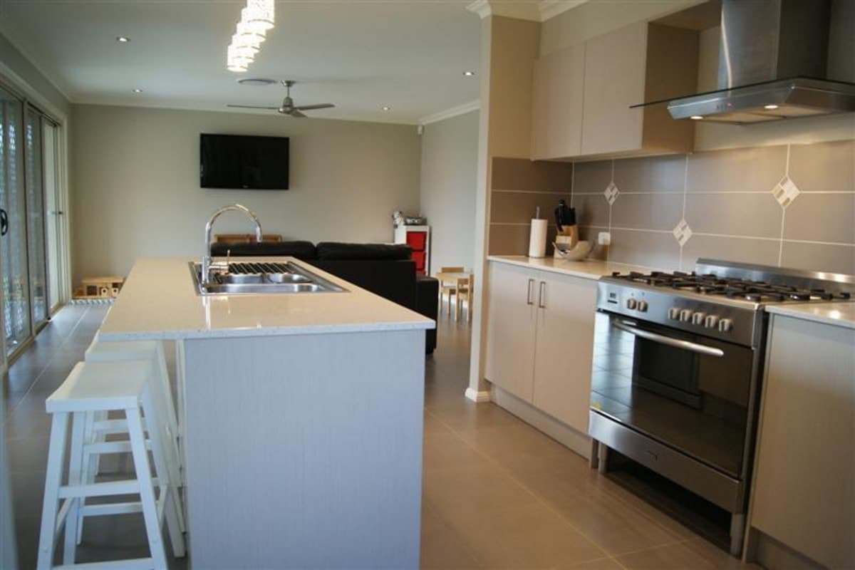 11 McGrogan Avenue, SINGLETON NSW 2330, Singleton - Thumbnail 2