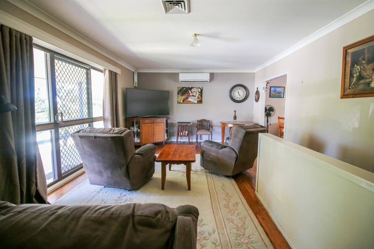 24 Bishopgate Street, SINGLETON NSW 2330, Singleton - Thumbnail 3