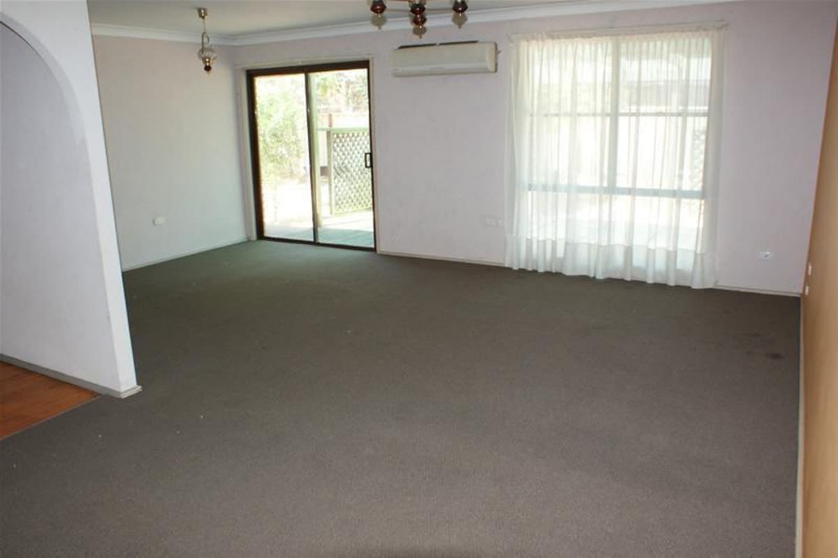3 Bedroom..cul, Singleton - Thumbnail 2