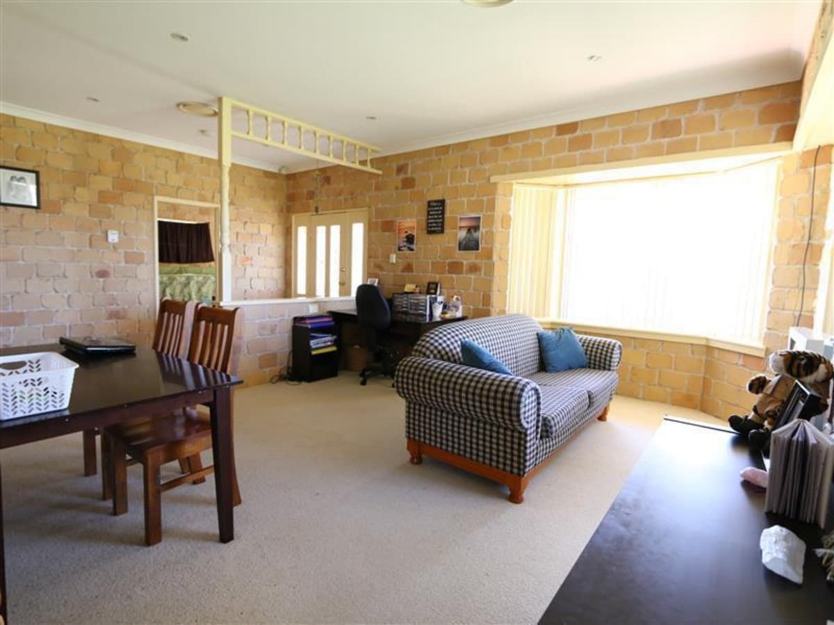 75 Bridgman Road, SINGLETON NSW 2330, Singleton - Thumbnail 5