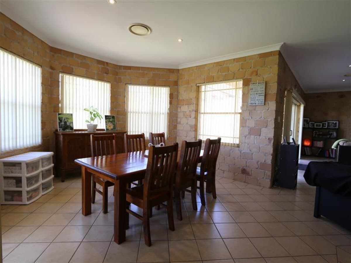 75 Bridgman Road, SINGLETON NSW 2330, Singleton - Thumbnail 8