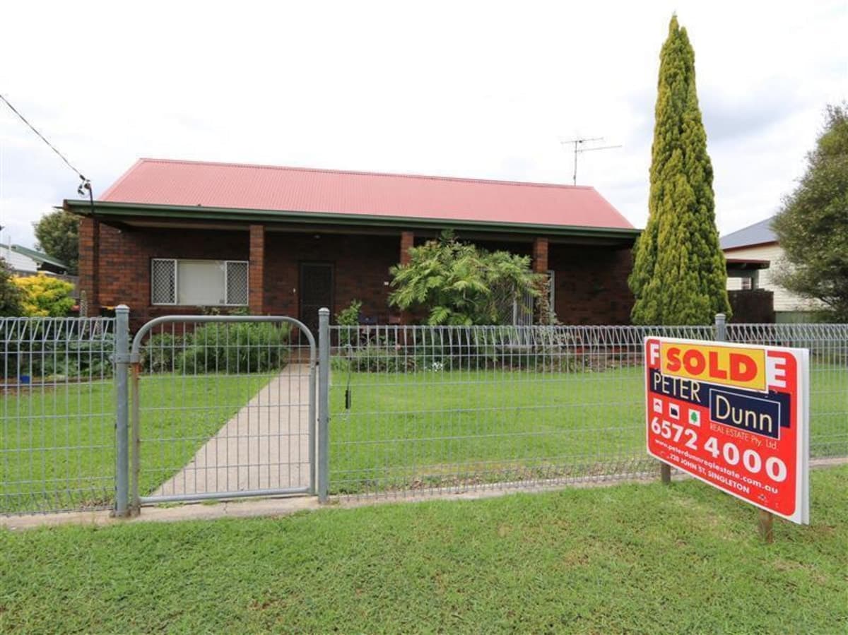 42 Castlereagh Street, SINGLETON NSW 2330, Singleton - Image 1