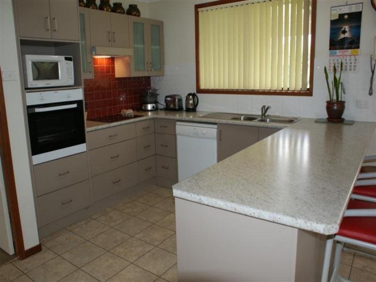 32 Henry Drive, SINGLETON NSW 2330, Singleton - Thumbnail 2