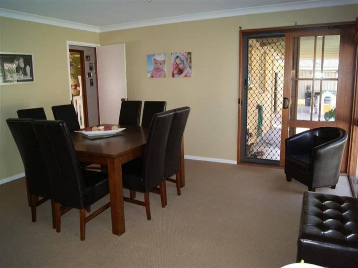 2 Dalmeny Close, SINGLETON NSW 2330, Singleton - Thumbnail 2