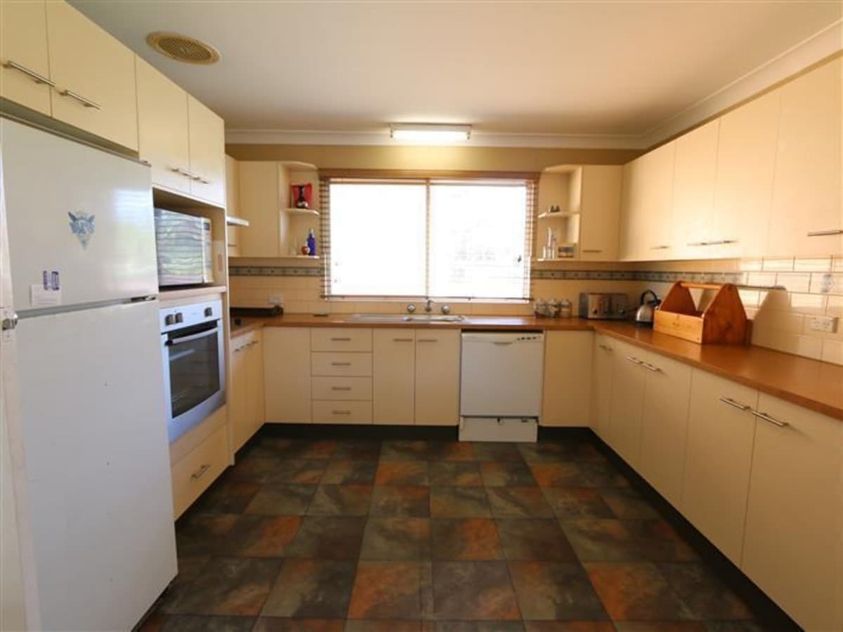 44 Lawson Avenue, SINGLETON NSW 2330, Singleton - Thumbnail 2
