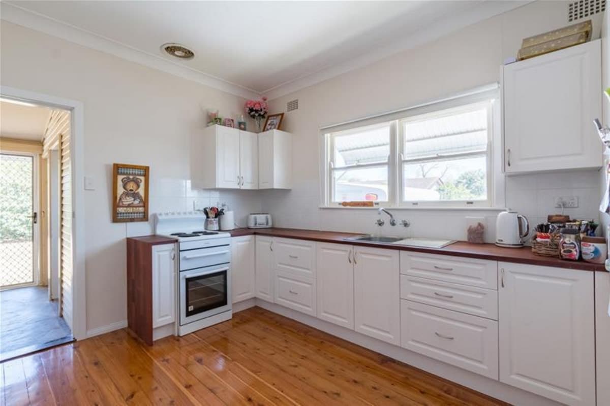 23 Barton Avenue, SINGLETON NSW 2330, Singleton - Thumbnail 2