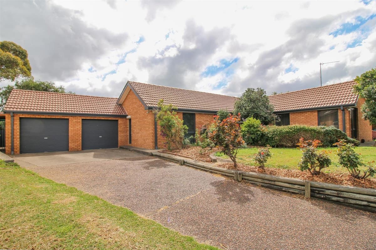 10 Gibson Close, SINGLETON NSW 2330, Singleton - Image 1
