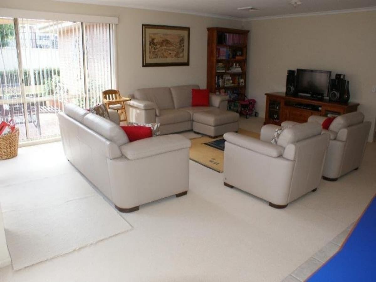2 Marney Close, SINGLETON NSW 2330, Singleton - Thumbnail 2