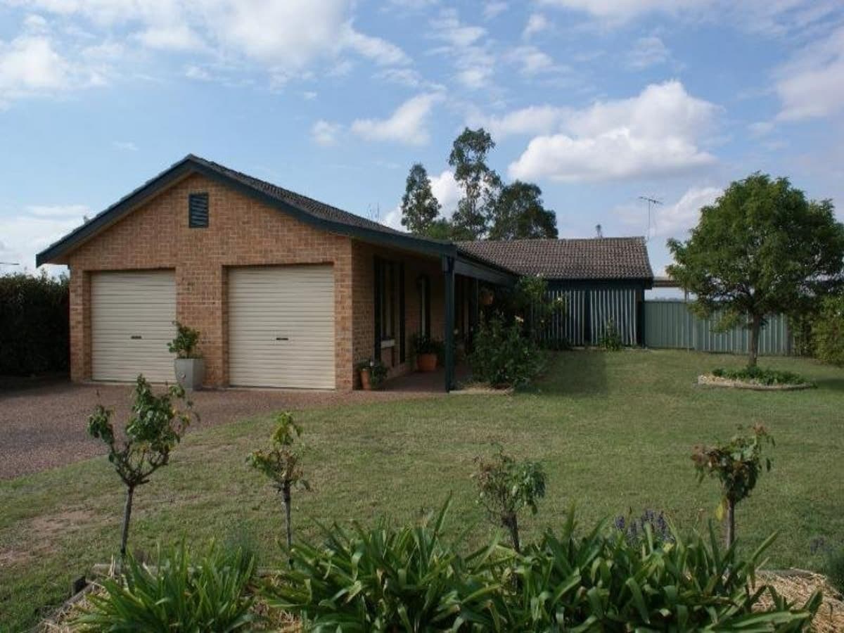 SINGLETON HEIGHTS NSW 2330, Singleton Heights - Image 1