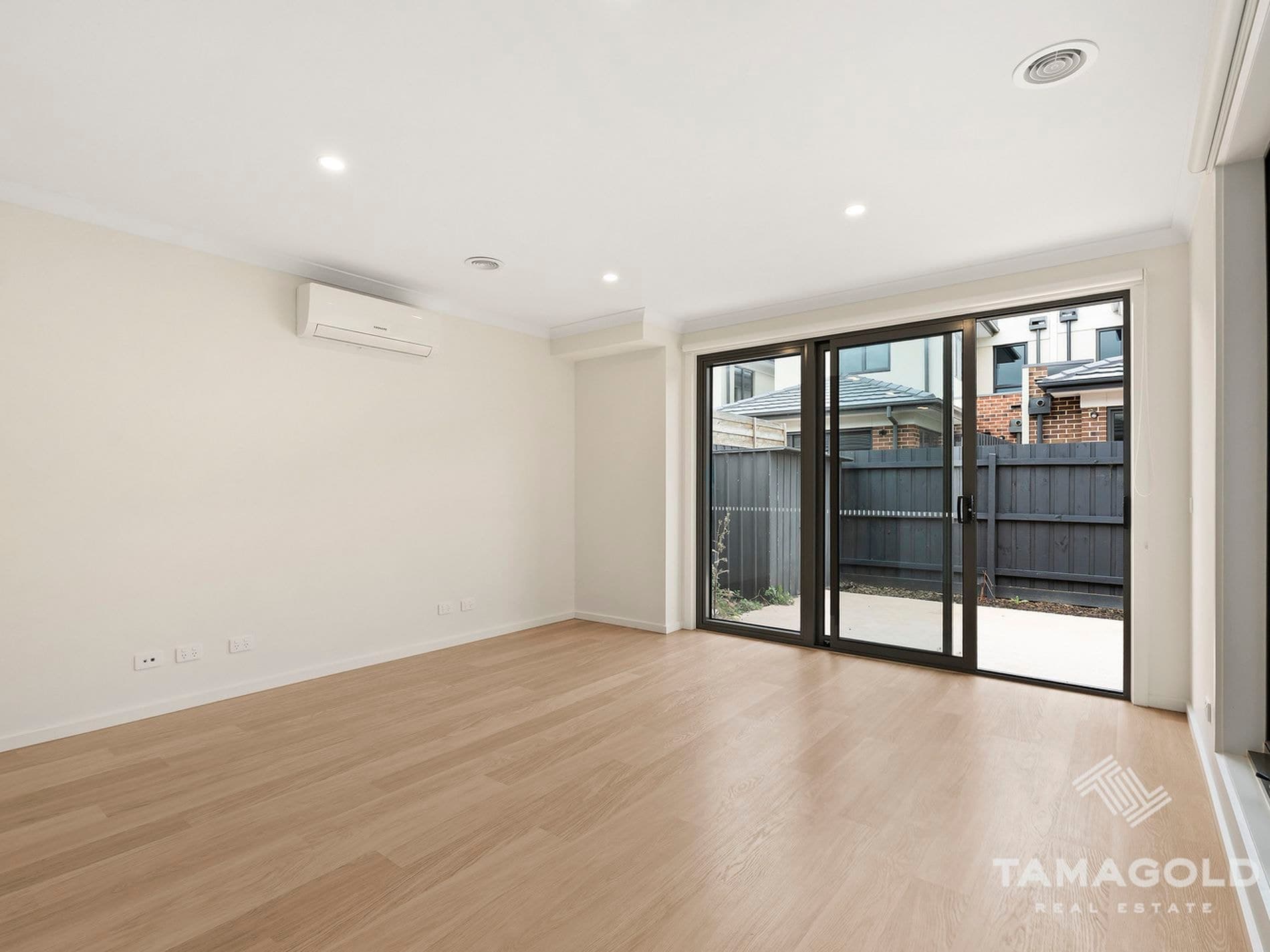 NARRE WARREN, Narre Warren - Thumbnail 2
