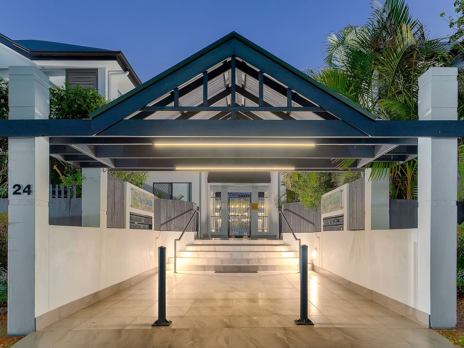 16/24 Grosvenor Street, BALMORAL QLD, Balmoral - Image 1