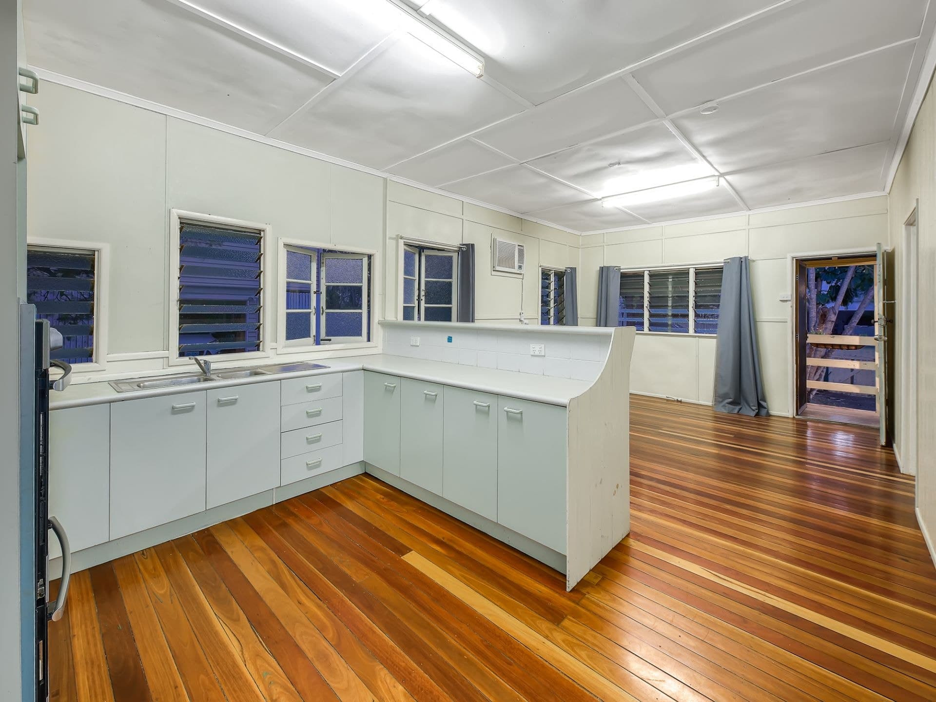 77 Pascoe Street, MITCHELTON QLD, Mitchelton - Thumbnail 5