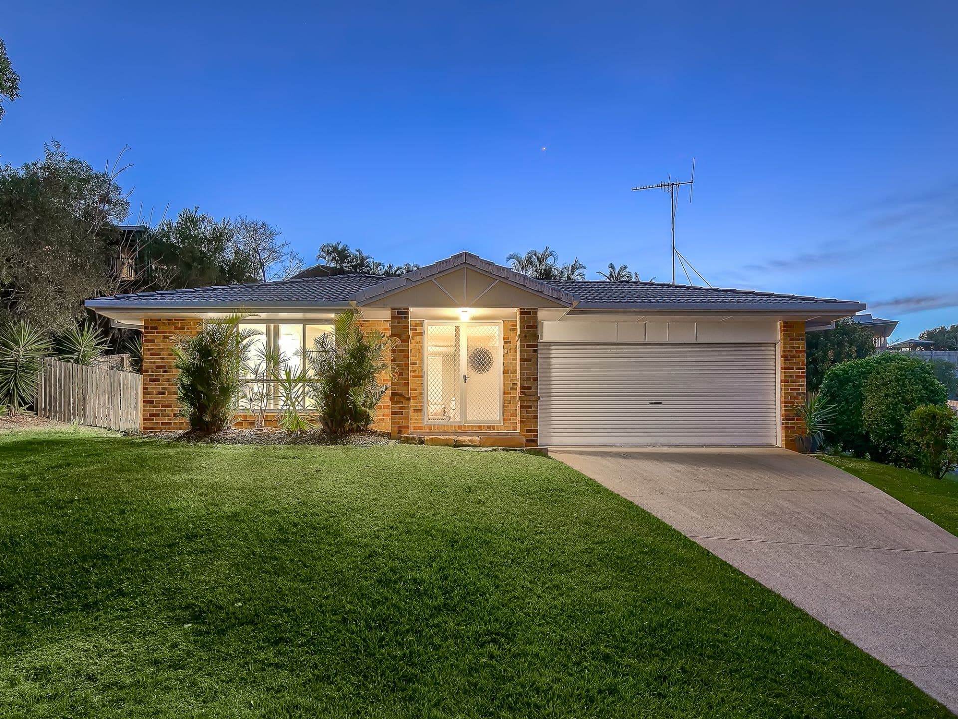 21 Gum Leaf Court, ALBANY CREEK QLD, Albany Creek - Image 1