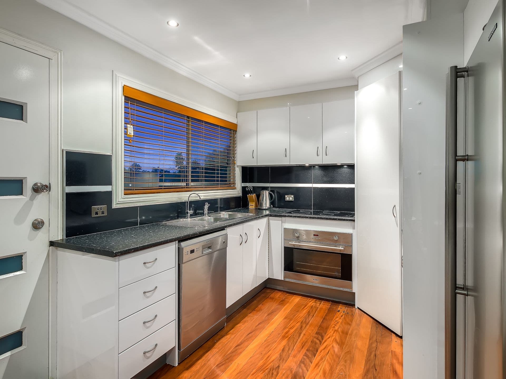 27 Silvertop Street, KEPERRA QLD, Keperra - Thumbnail 5