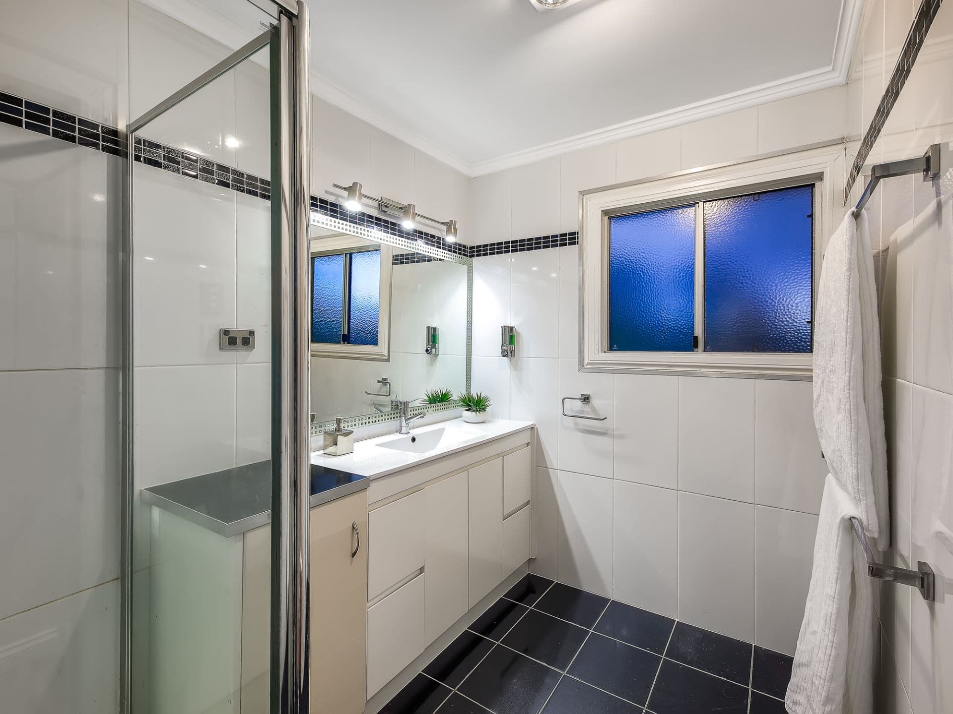 27 Silvertop Street, KEPERRA QLD, Keperra - Thumbnail 8