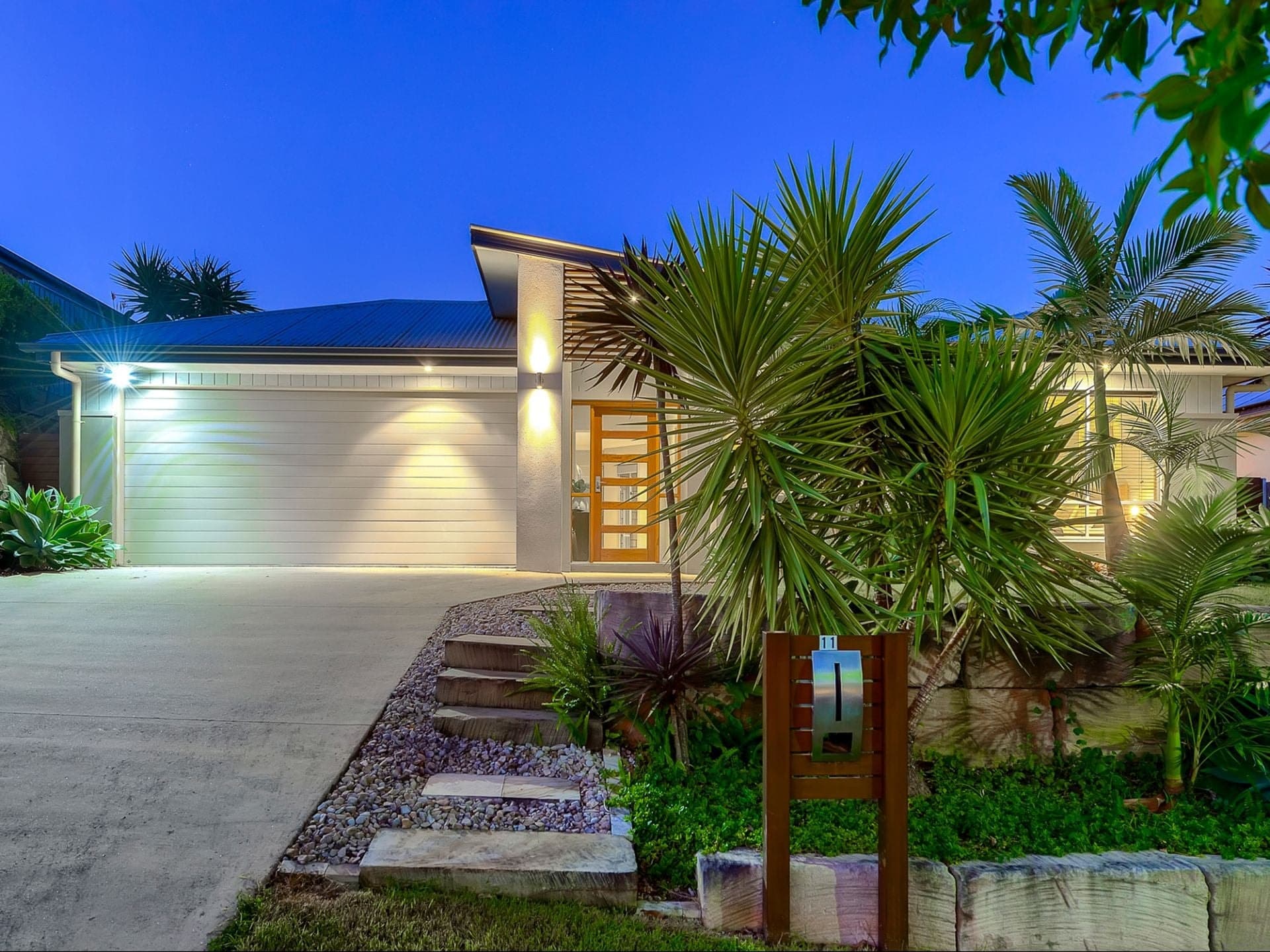 11 Ironbark Circuit, EVERTON HILLS QLD, Everton Hills - Thumbnail 2