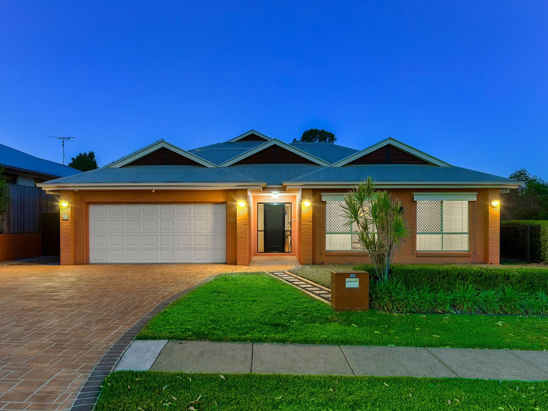 39 Lockrose Street, MITCHELTON QLD, Mitchelton - Image 1