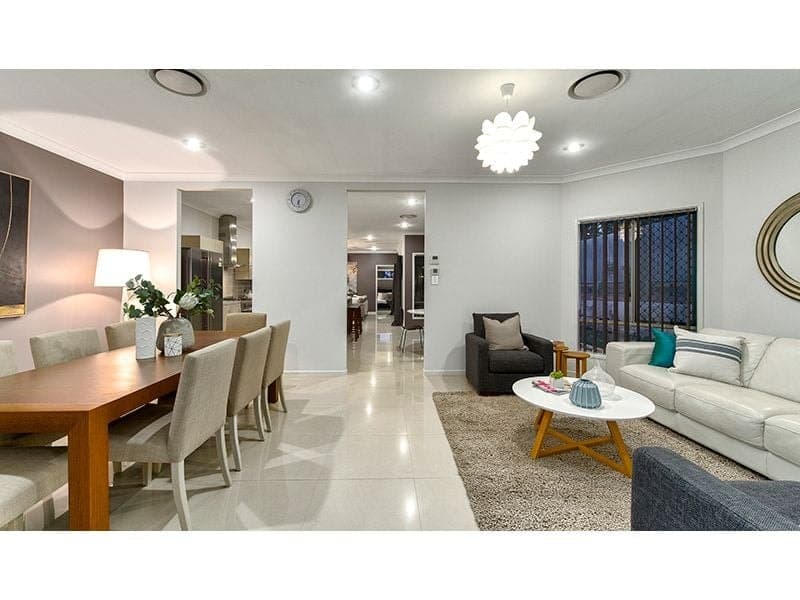 12 Jillaine Street, EVERTON HILLS QLD, Everton Hills - Thumbnail 2