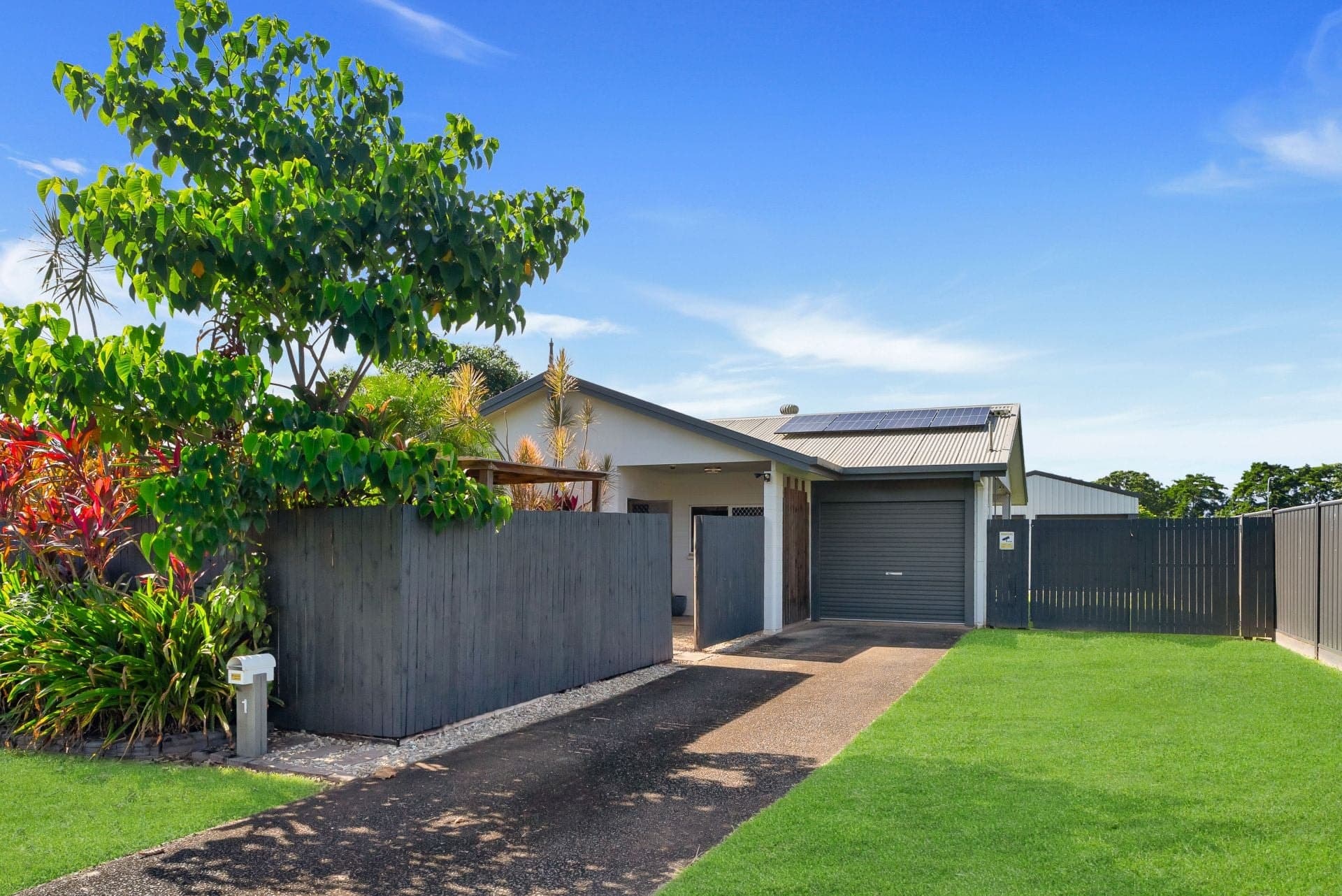 1 Bounty Close, Bentley Park QLD, Bentley Park - Thumbnail 2