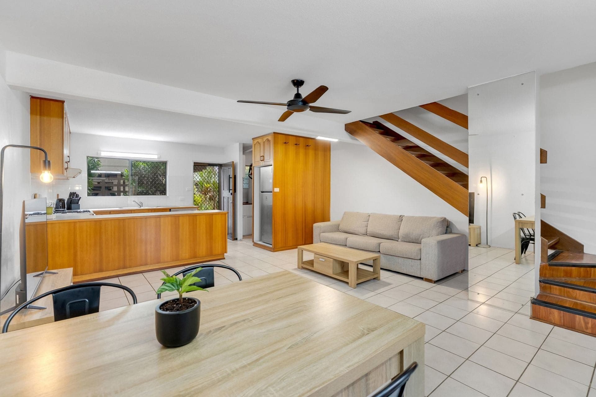 2/195 McLeod Street, Cairns North QLD, Cairns North - Thumbnail 2