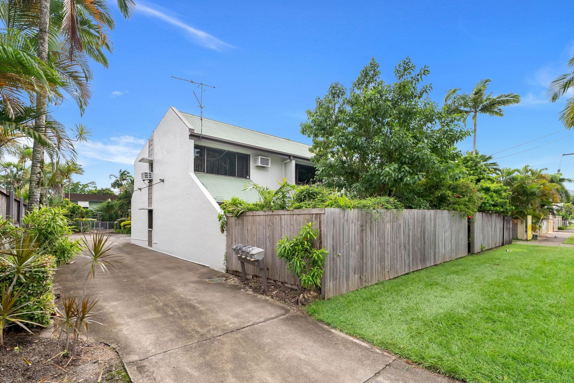 2/195 McLeod Street, Cairns North QLD, Cairns North - Thumbnail 3