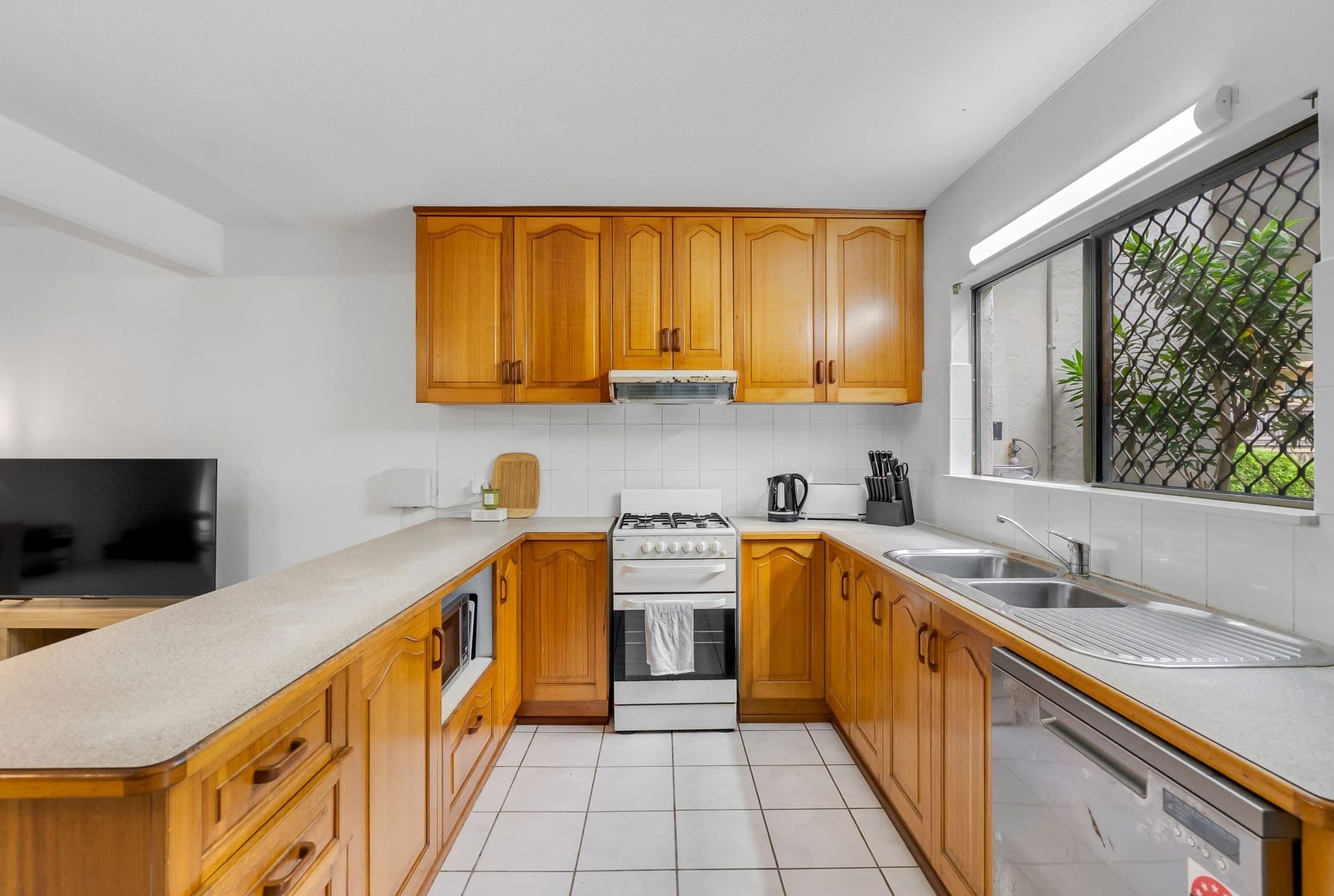 2/195 McLeod Street, Cairns North QLD, Cairns North - Thumbnail 6