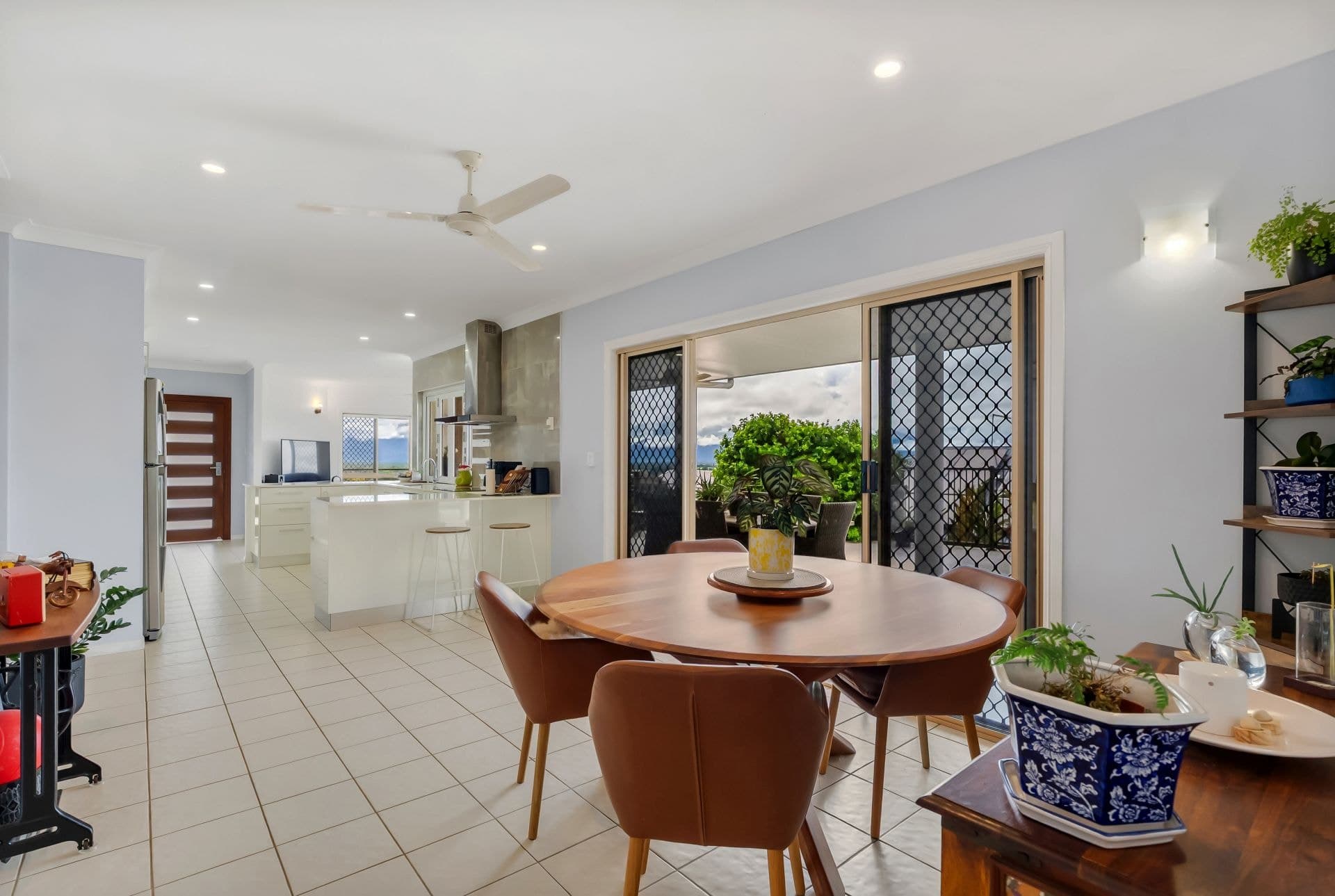 27 Dorunda Street, Mount Sheridan QLD, Mount Sheridan - Thumbnail 6