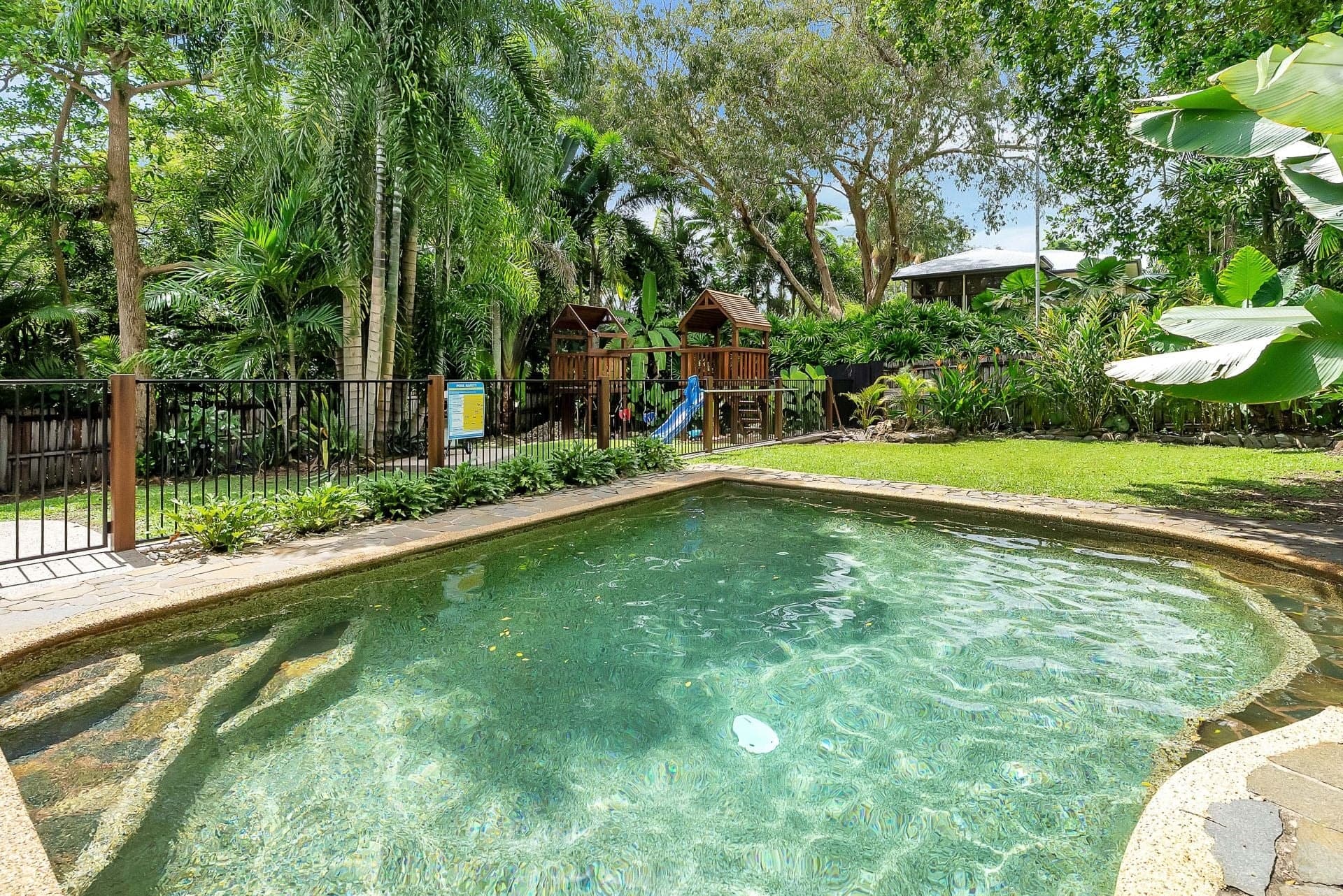 63 Upper Perkins Street, Manoora QLD, Manoora - Thumbnail 2