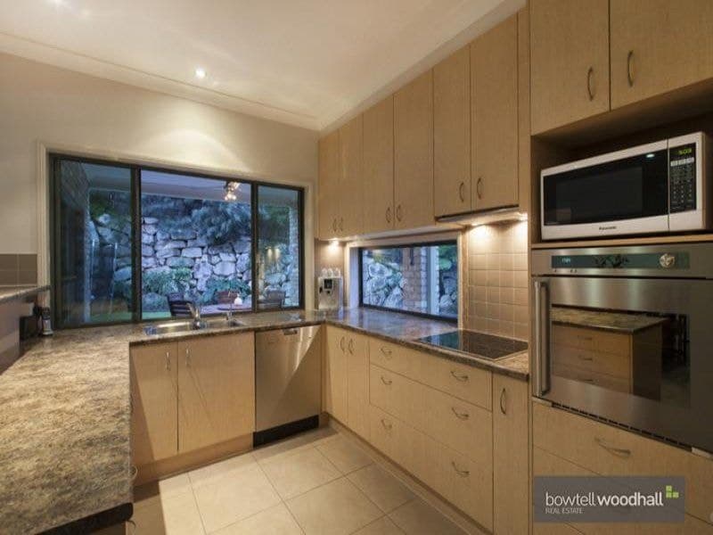 30 Ironbark Circuit, EVERTON HILLS QLD, Everton Hills - Thumbnail 4