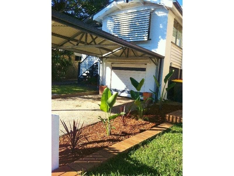217 Hudson Road, WOOLOOWIN QLD, Wooloowin - Image 1