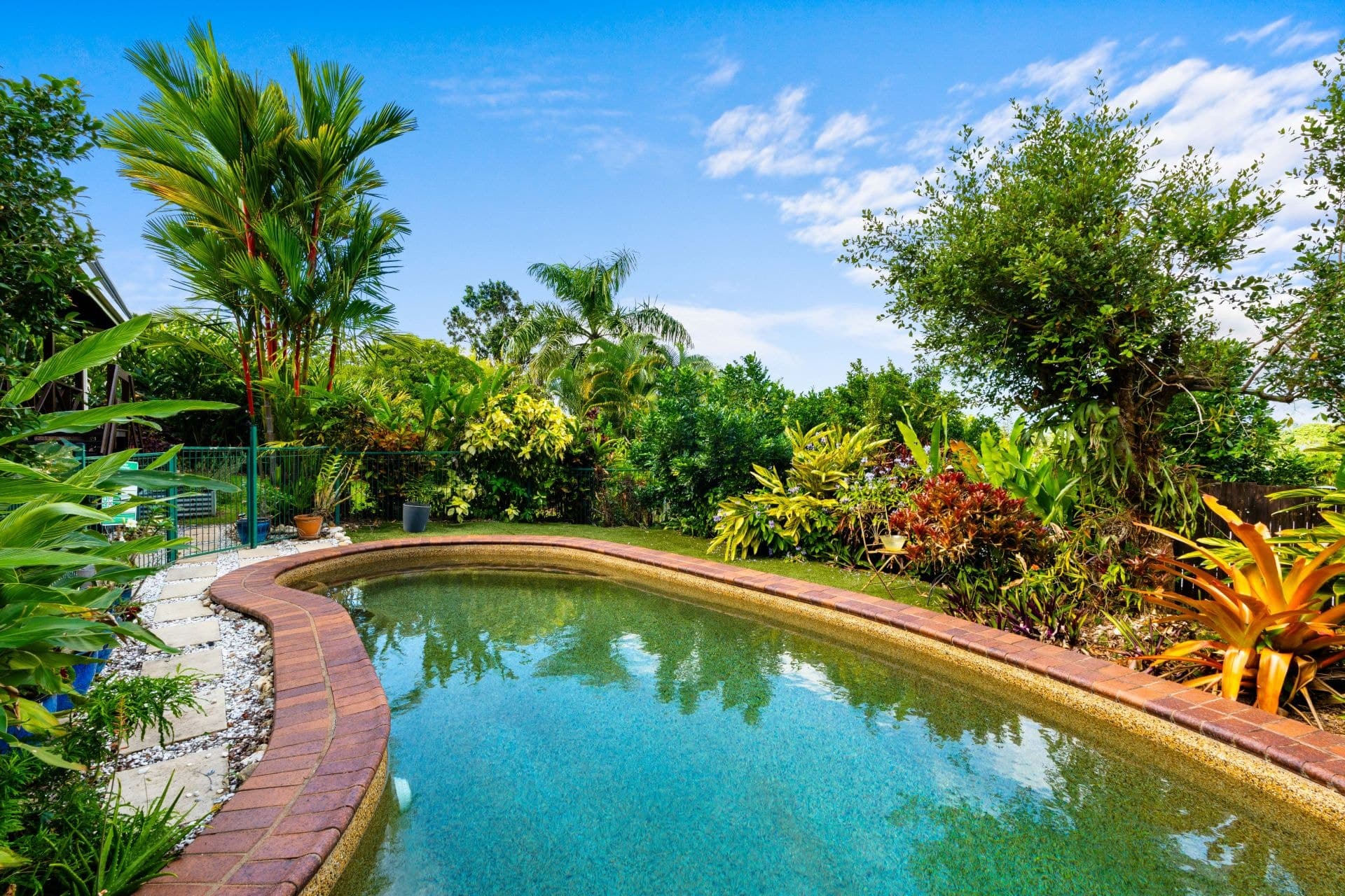 17 Andrea Close, Mooroobool QLD, Mooroobool - Thumbnail 4
