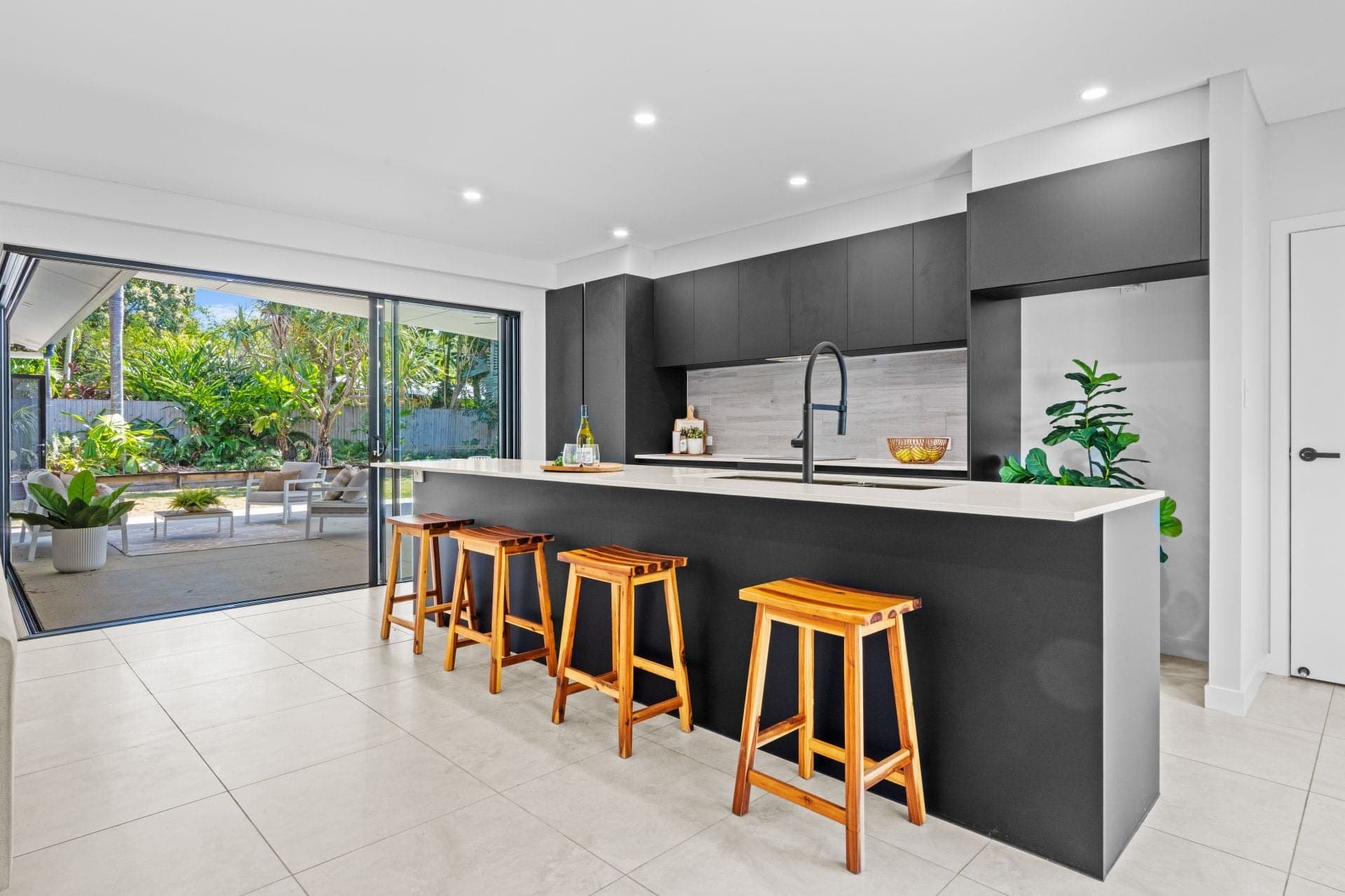 16 Albatross Street, Kewarra Beach QLD, Kewarra Beach - Thumbnail 2
