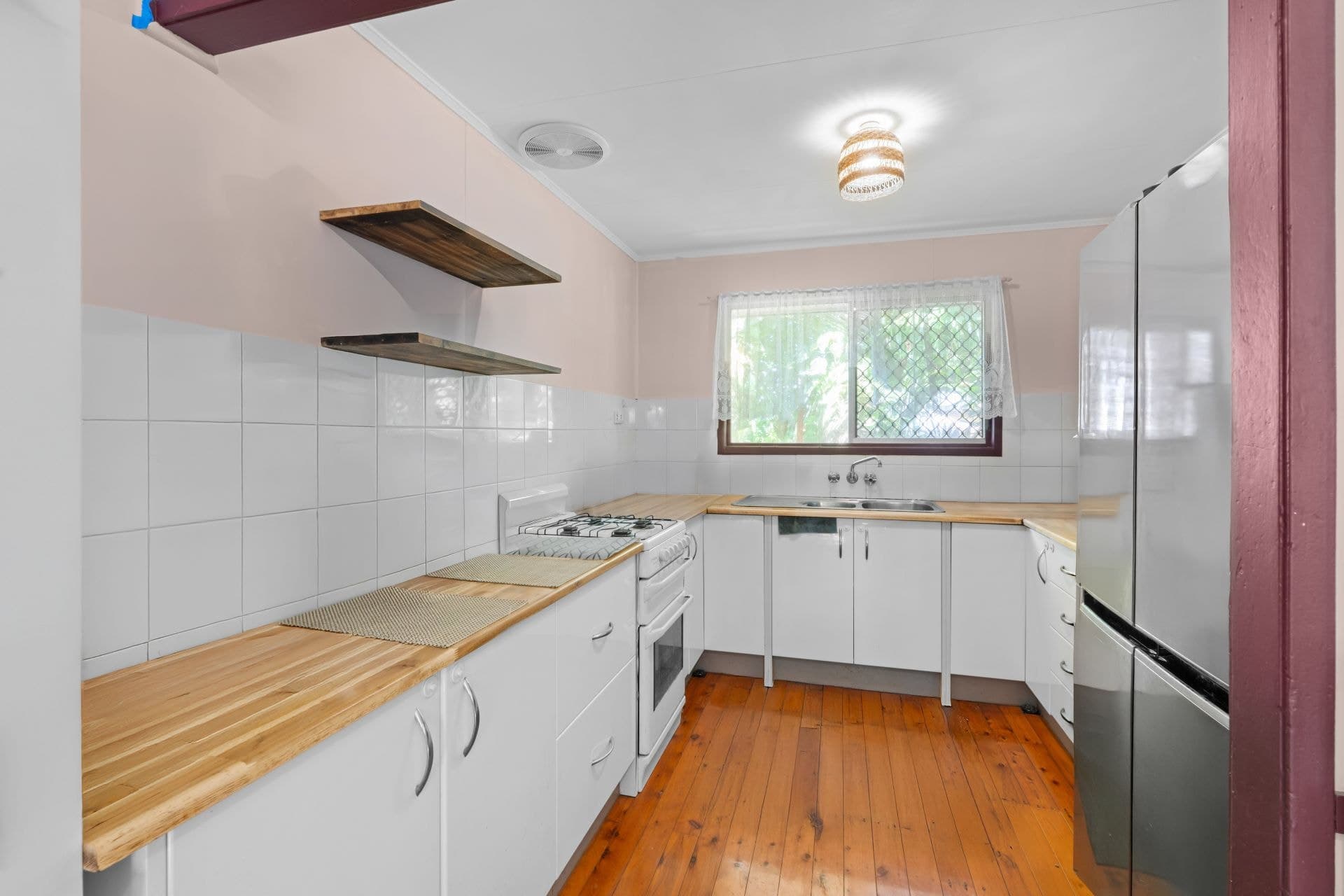 2 Witney Street, Manoora QLD, Manoora - Thumbnail 4