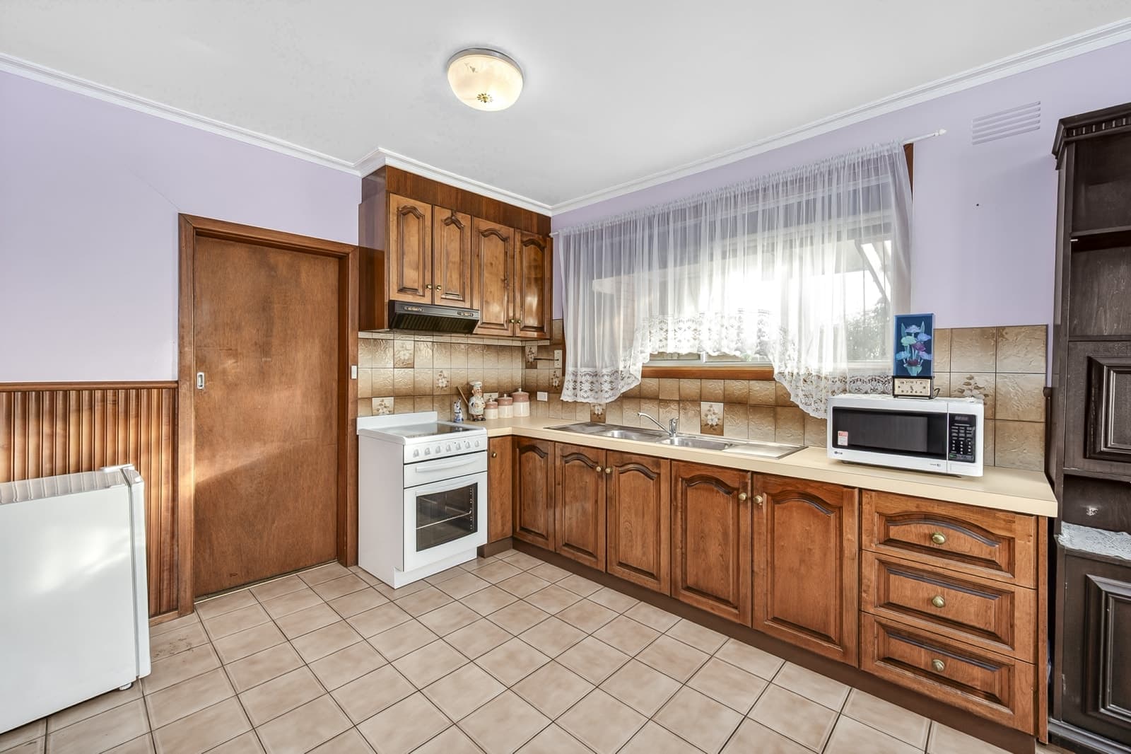 27 Willow Crescent, BELL PARK, Bell Park - Thumbnail 5