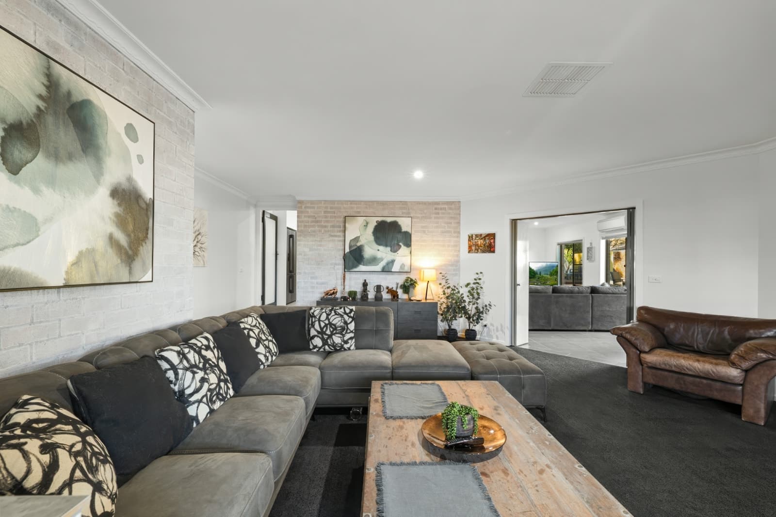 18 Overlanders Way, TAMWORTH, Tamworth - Thumbnail 7