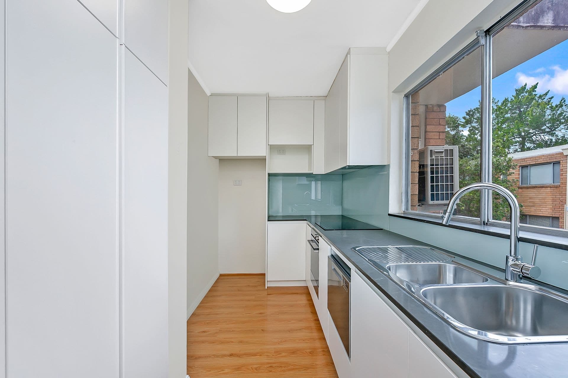 9/9-11 Meadow Crescent Meadowbank NSW, Meadowbank - Thumbnail 2