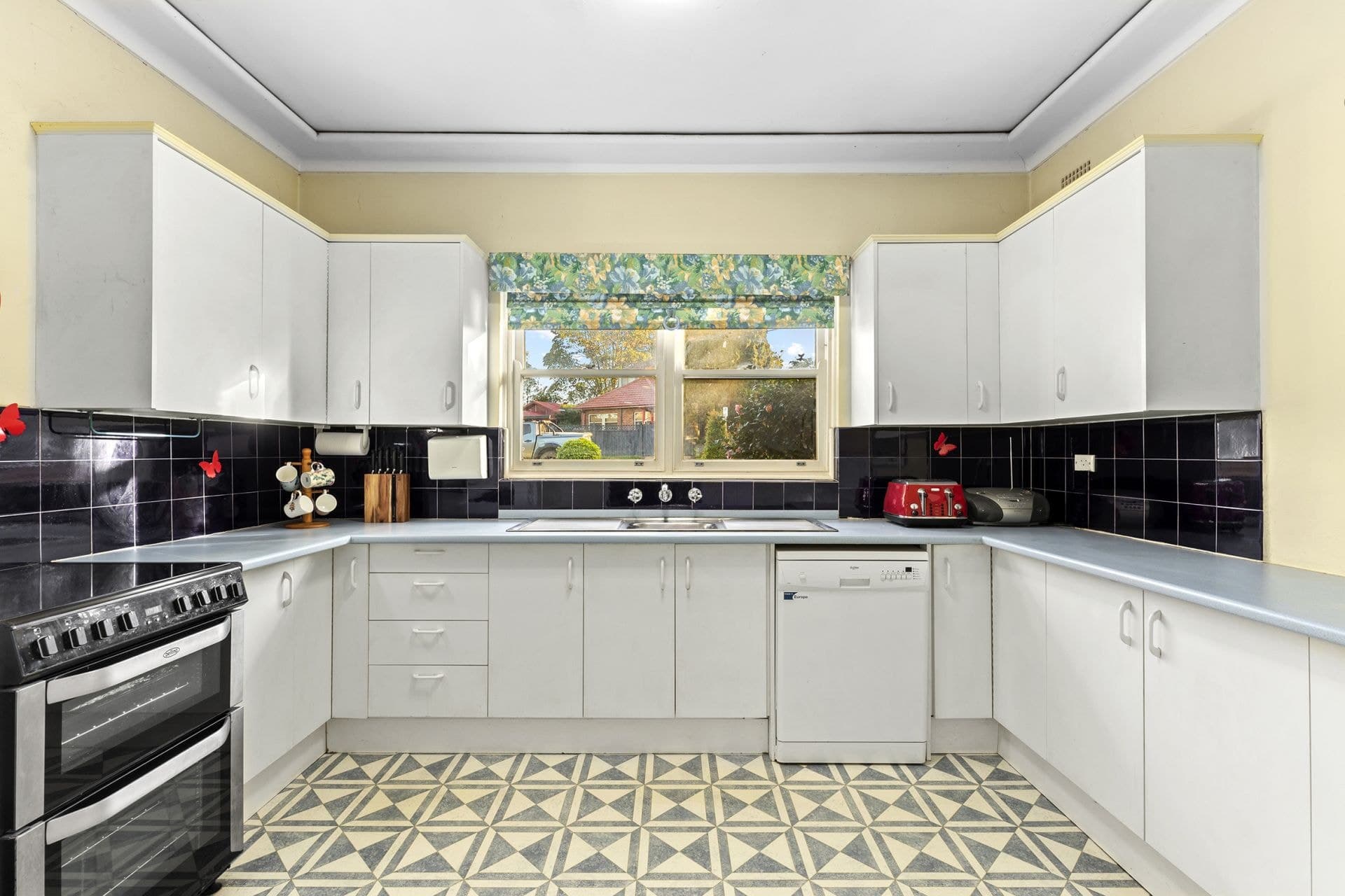 16 Crowley Crescent Melrose Park NSW, Melrose Park - Thumbnail 2