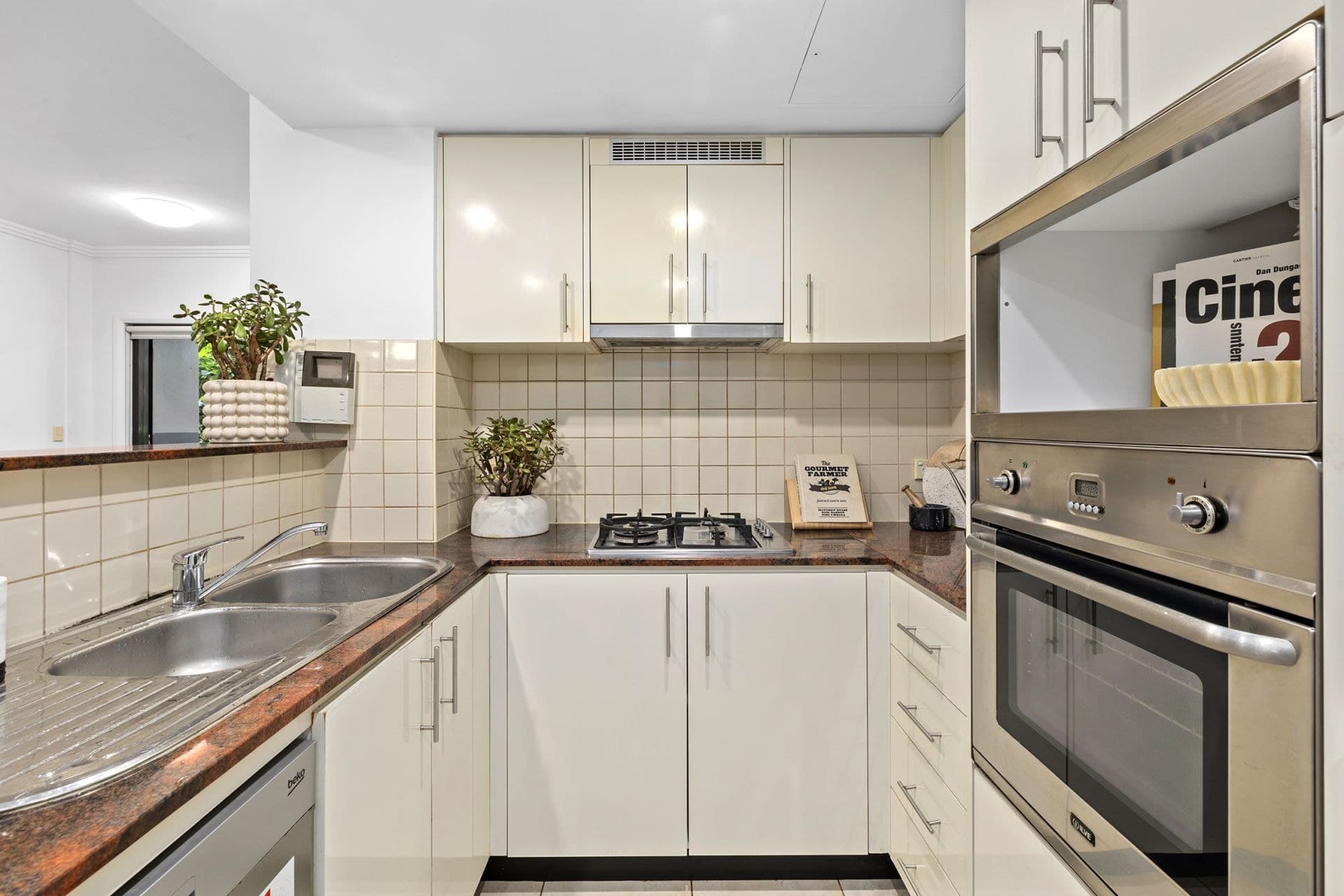2/141 Bowden Street Meadowbank NSW, Meadowbank - Thumbnail 2