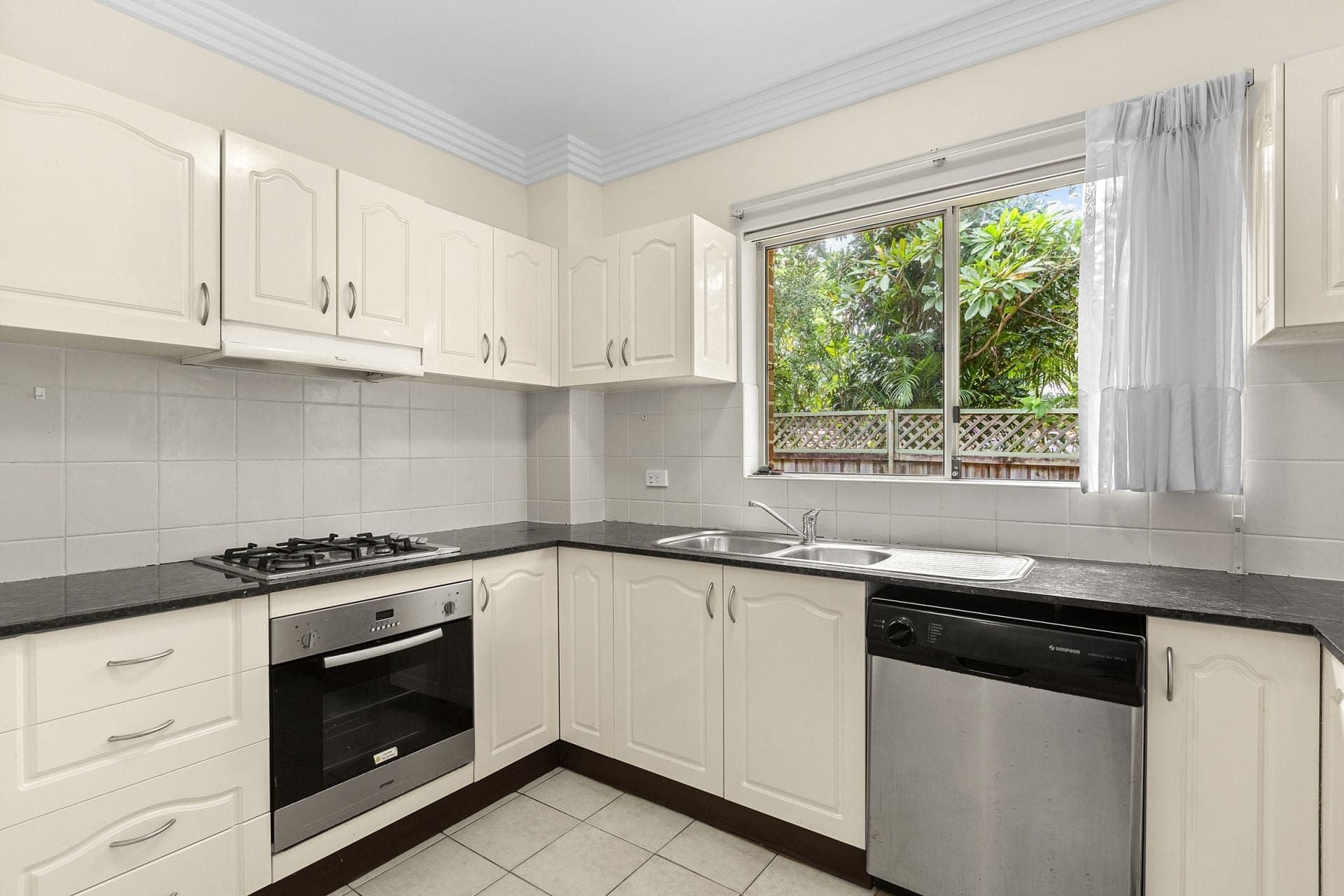 2/2 Simla Road Denistone NSW, Denistone - Thumbnail 2