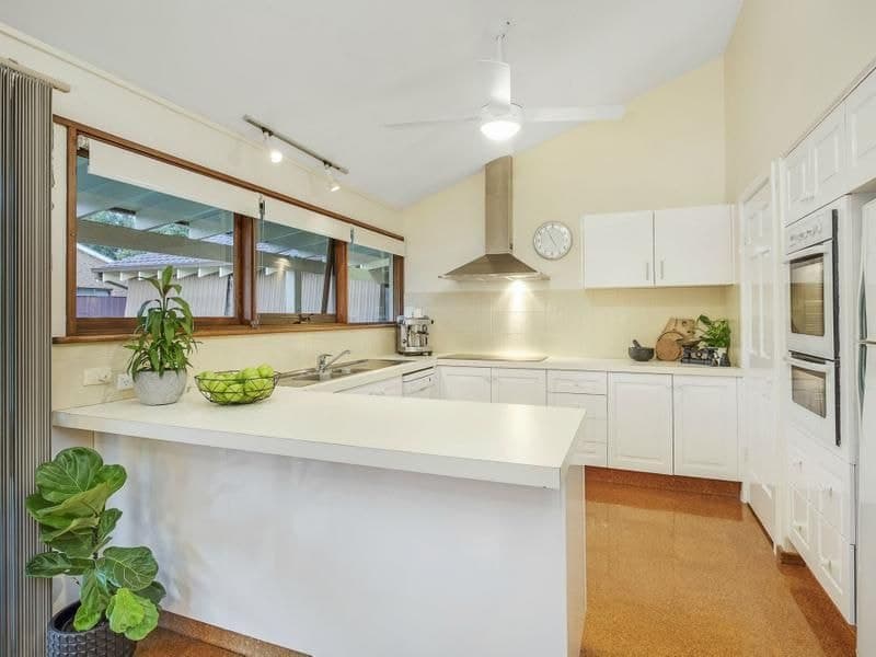 29 Chiltern Crescent CASTLE HILL NSW, Castle Hill - Thumbnail 4
